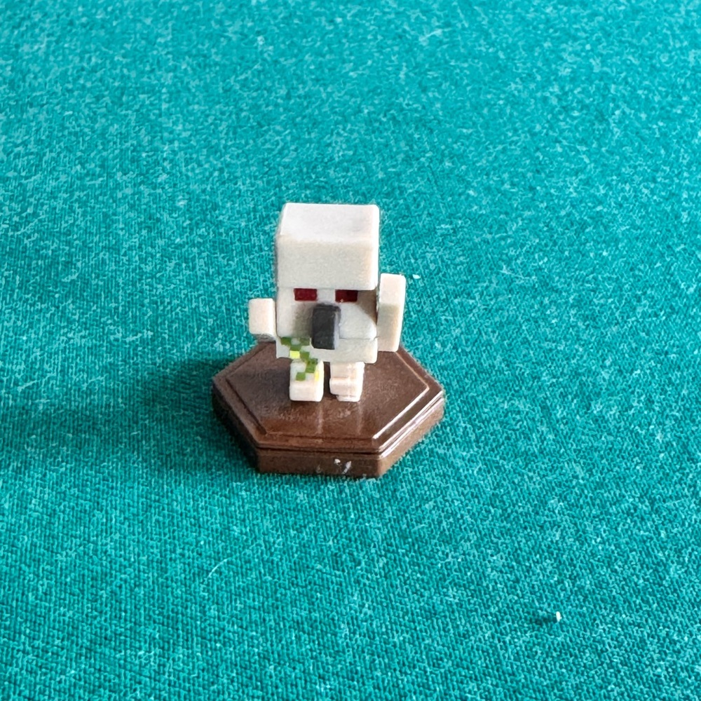 Mini Minecraft Iron Golem Figure